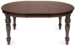 Раскладной обеденный стол из массива гевеи с отделкой шпоном цвета табакко. Стол разложен.