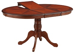 Раскладной обеденный стол цвета коричневый в рыжину.
