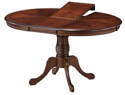 Раскладной обеденный стол цвета коричневый в рыжину.